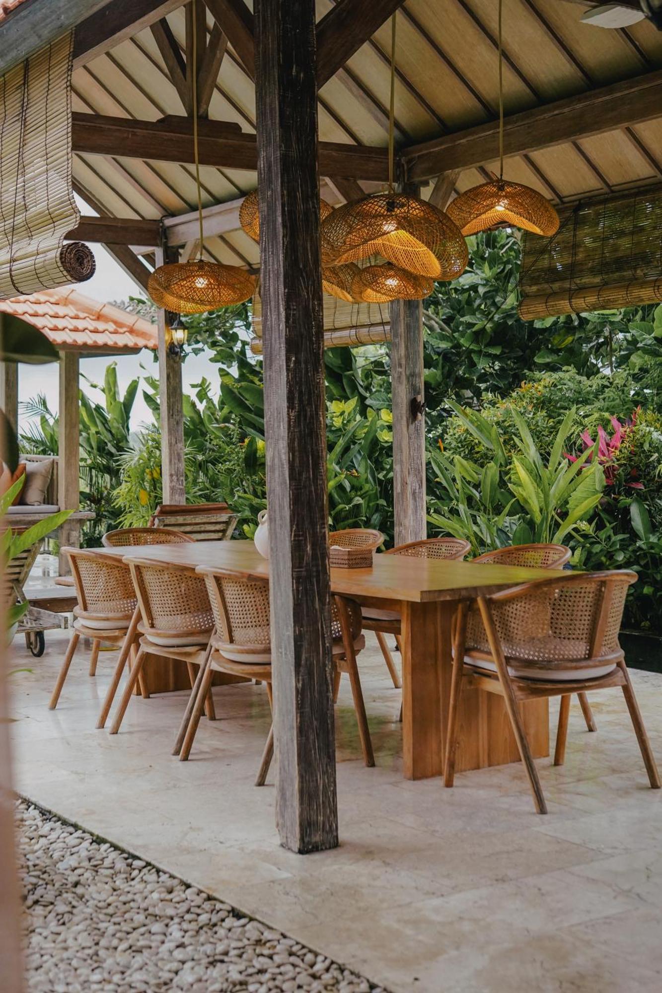 विला Tropical Indah Uluwatu (Bali)